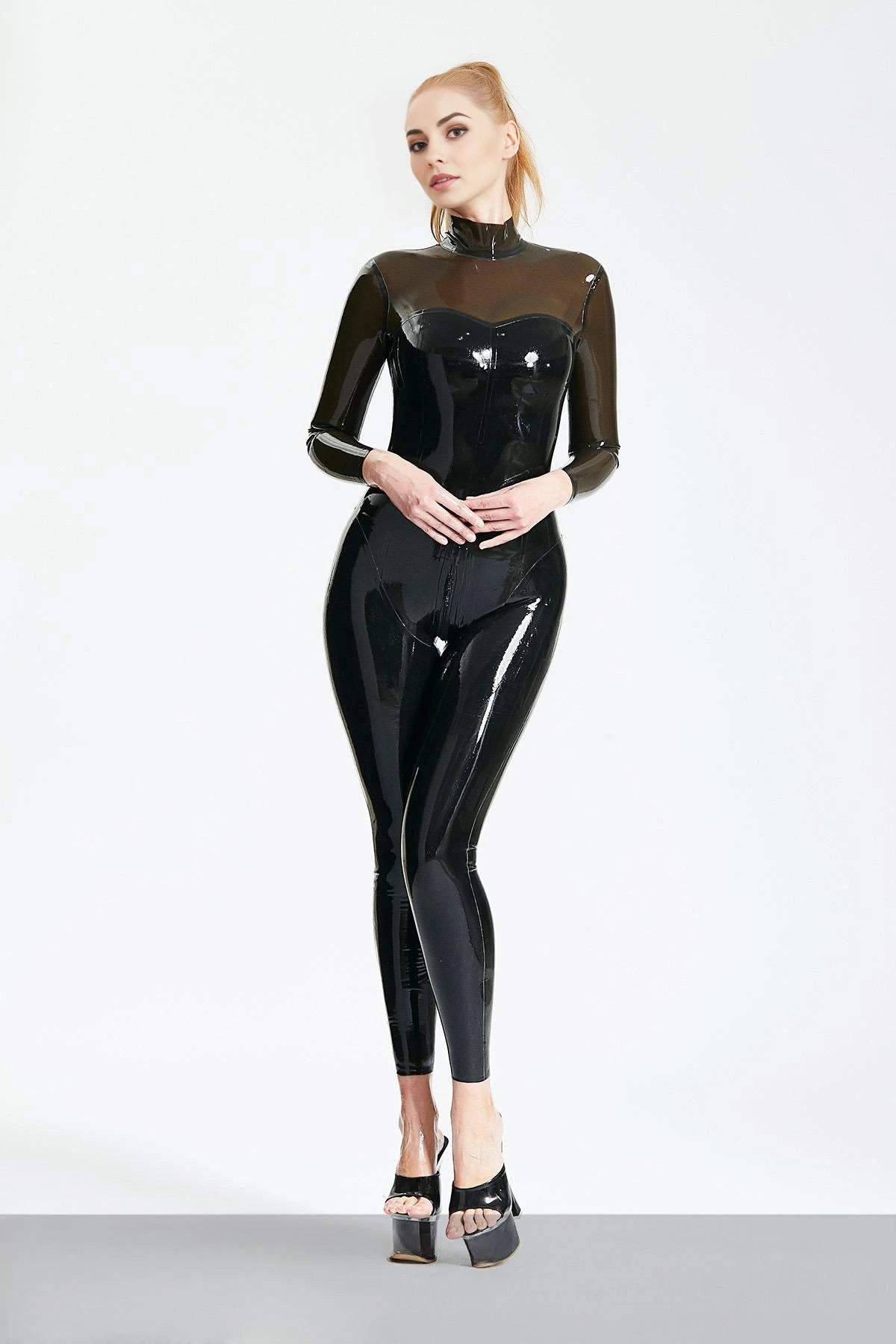 Black Widow-catsuit
