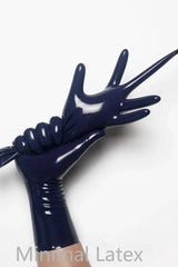 Donkerblauwe klassieke korte gegoten latexhandschoenen