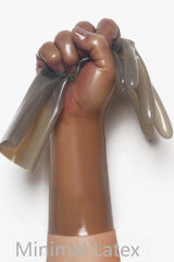 Doorschijnend grijze klassieke korte gegoten latexhandschoenen